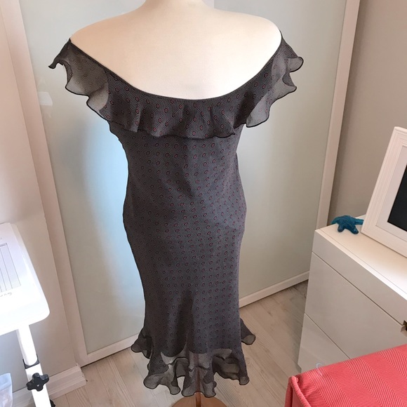 Black and Red Patterned Dress - Picture 2 of 3